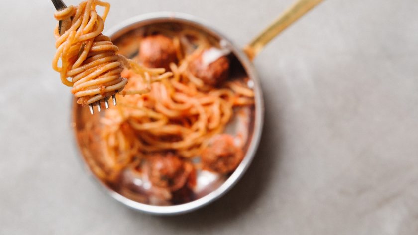 Comment Cuisiner des Spaghettis à l’Ail et à l’Huile d’Olive Simples et Savoureux